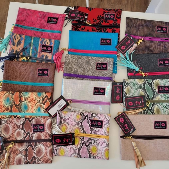 Small Makeup Junkie BNWOT - Picture 2 of 4